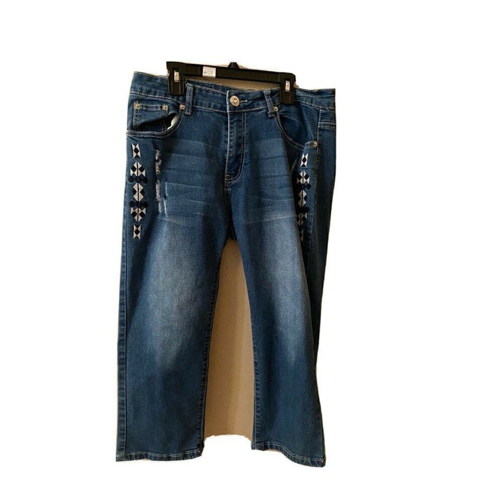 dkin capri denim with Embroidery on the side. Sz.10